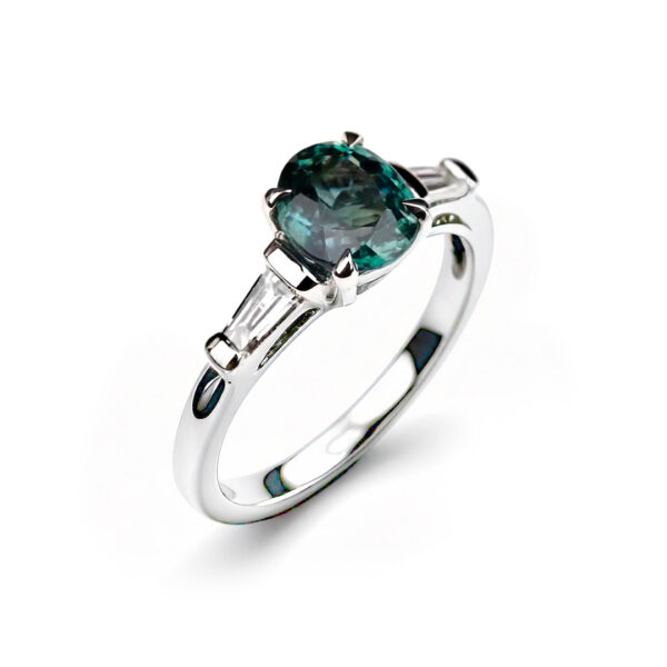 Bague saphir vert ovale et diamants