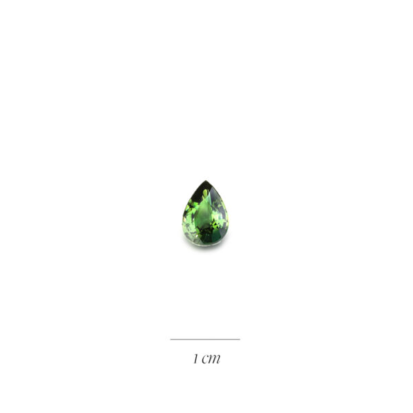 Saphir vert poire 1,84 ct pour création de bijou sur mesure à Paris